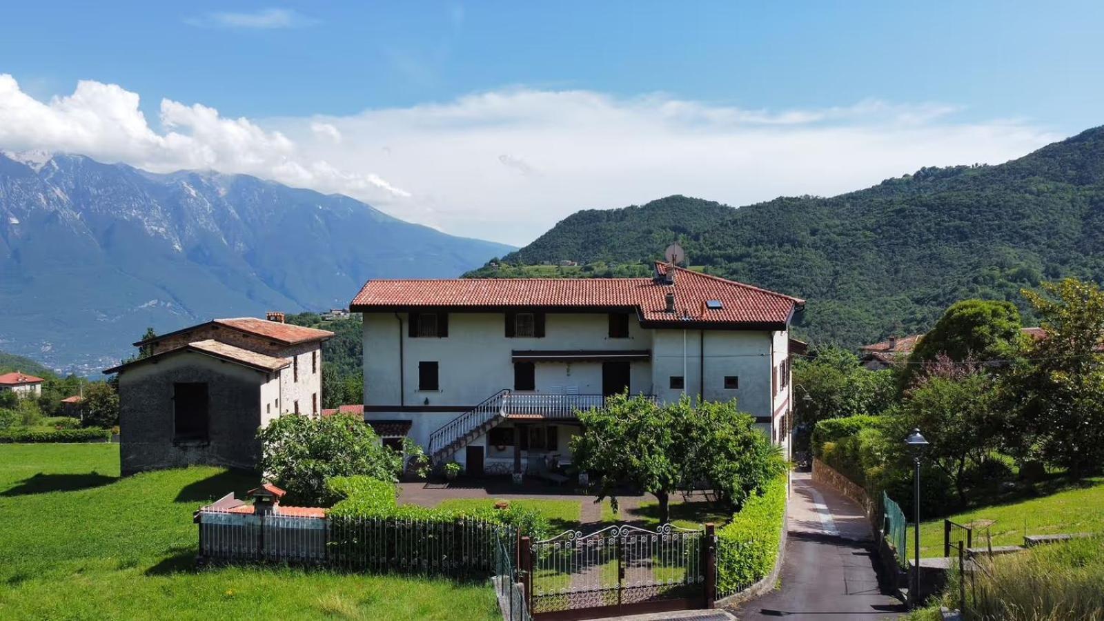 Апартаменты Casa Adele Tremosine Экстерьер фото